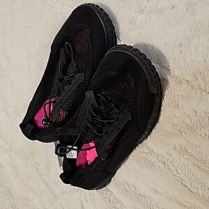 NWT Athletic Works Bungee Water Shoe